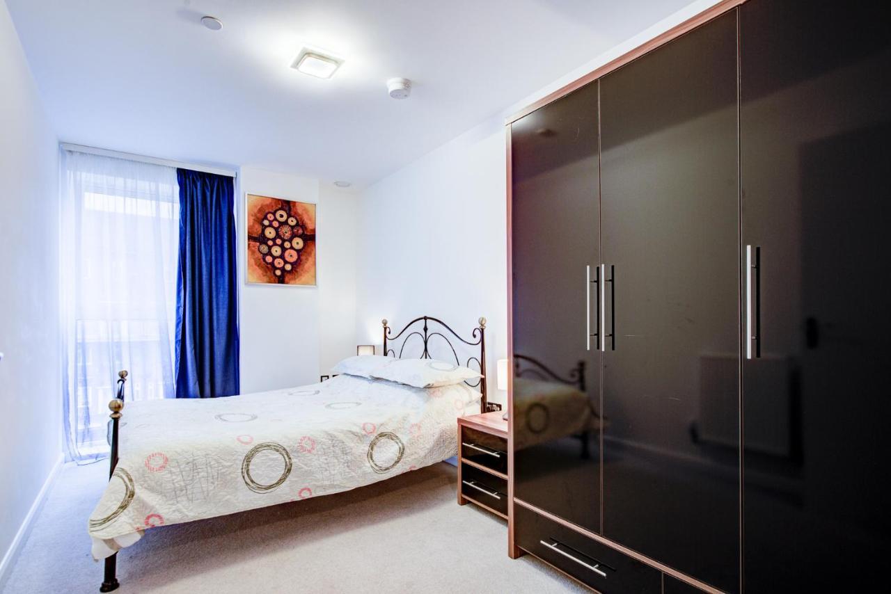 2 Bed 2 Bath Modern In East Acton Appartement