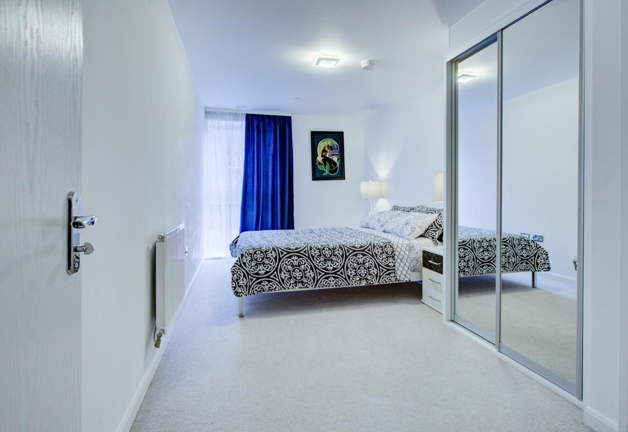 Appartement 2 Bed 2 Bath Modern In East Acton Londen
