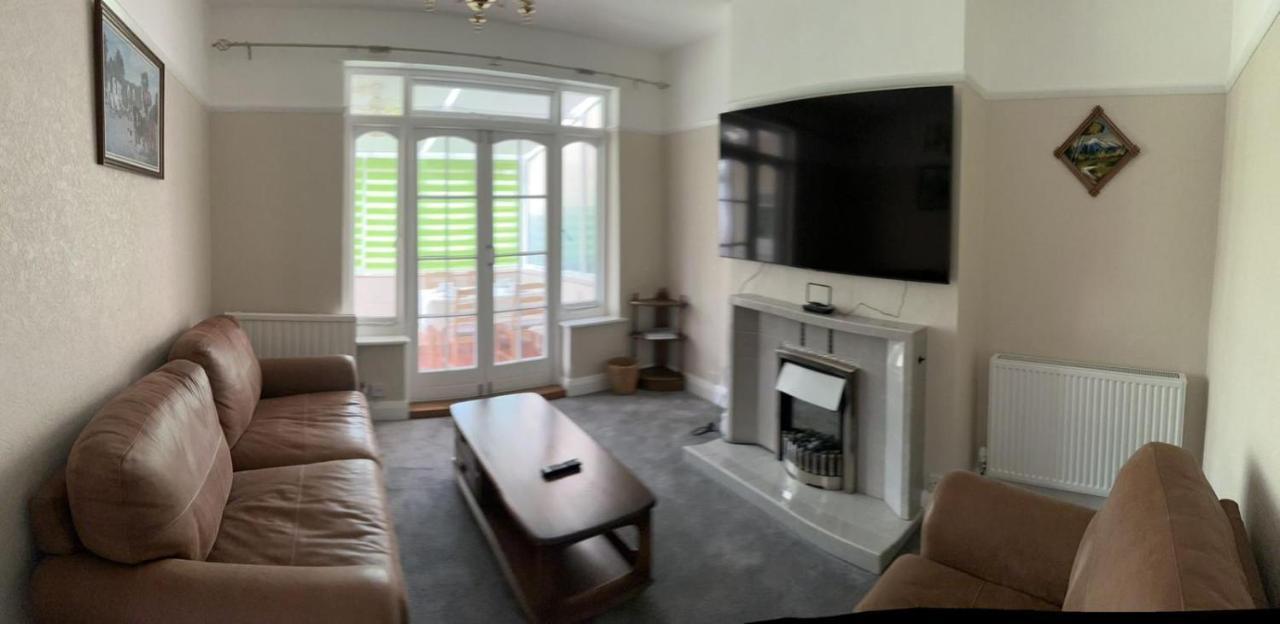 Holiday home Amazing And Romantic O2 Arena 4 Bedrooms House Free Parking *