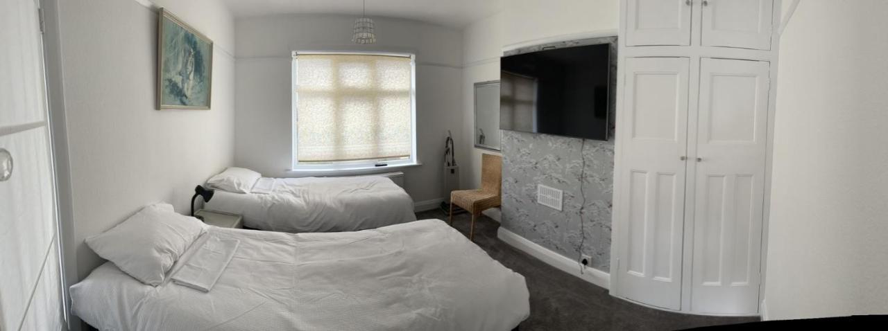Amazing And Romantic O2 Arena 4 Bedrooms House Free Parking * London