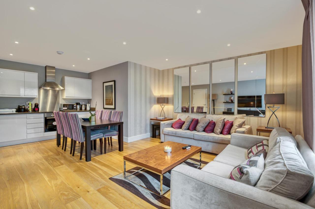 Modern 2 Bedroom & 2 Bathroom In Fulham Leilighet London