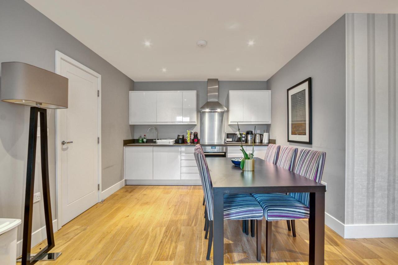 Modern 2 Bedroom & 2 Bathroom In Fulham * London