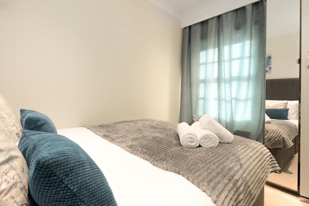 Stunning 3 Bed House With Garden Vakantiehuis