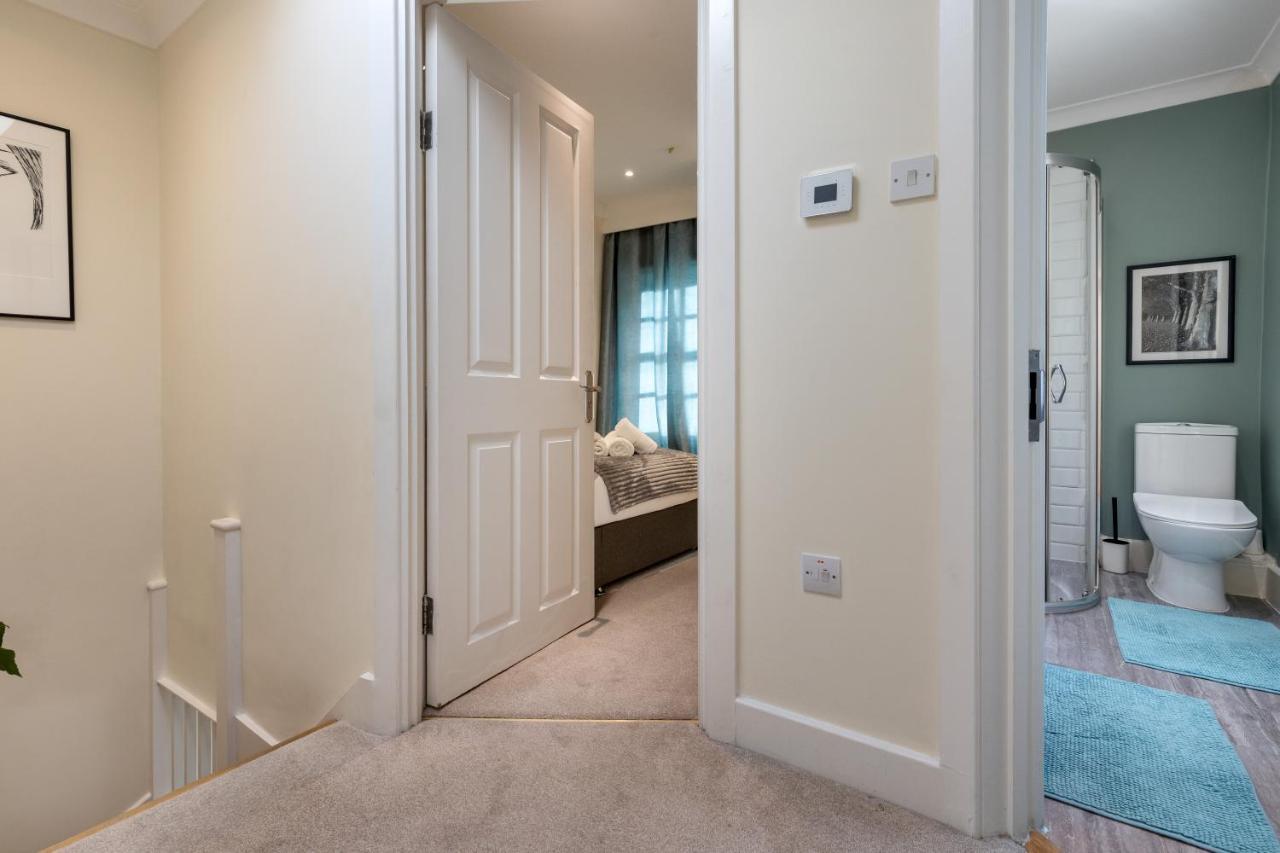 Stunning 3 Bed House With Garden Vakantiehuis