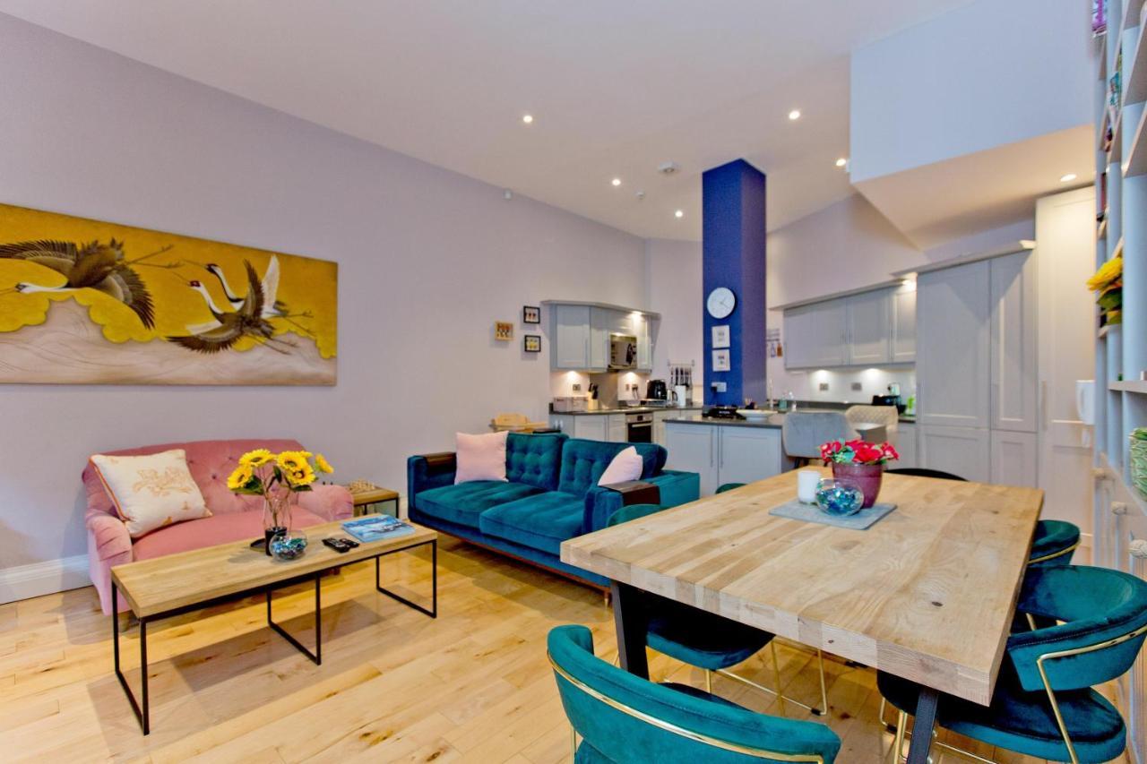 Apartment 3 Bedroom Modern Mews House *
