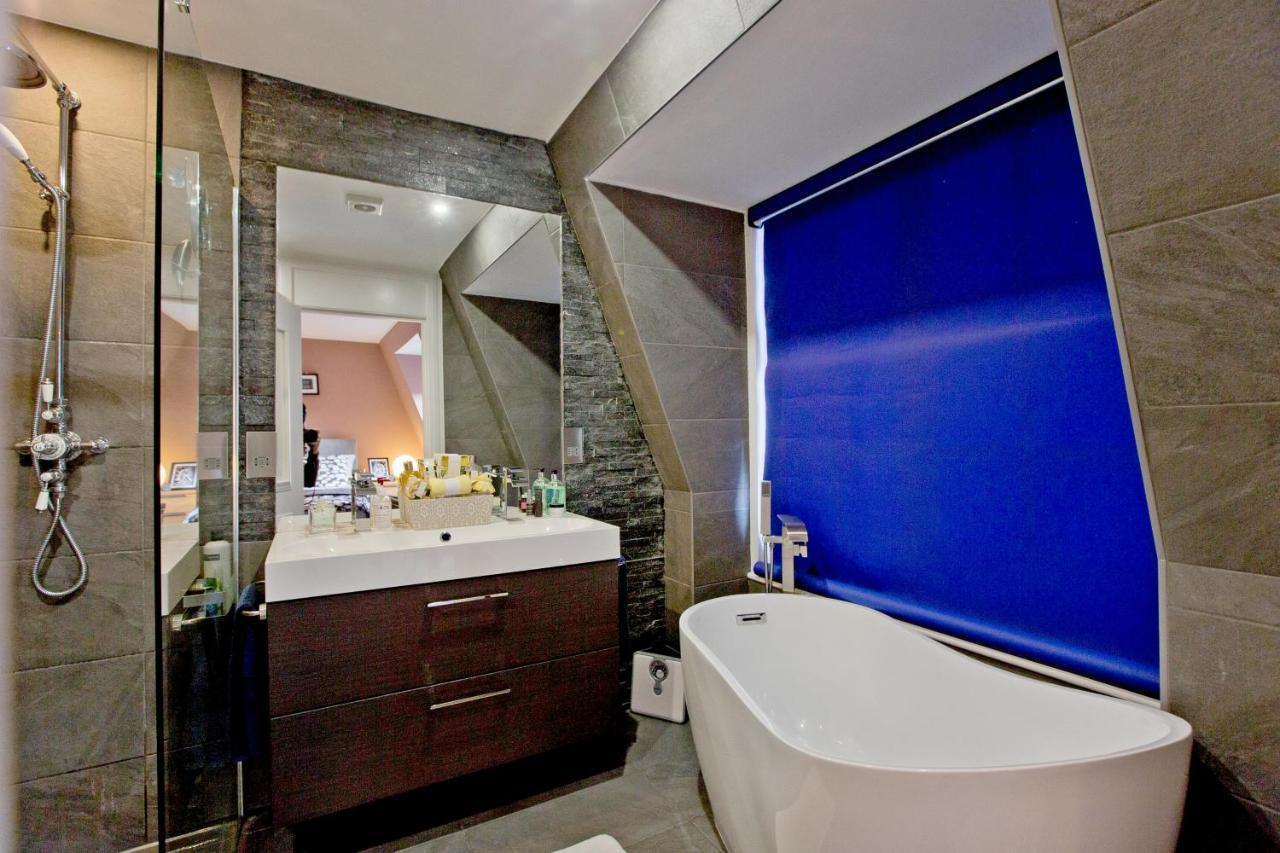 3 Bedroom Modern Mews House London
