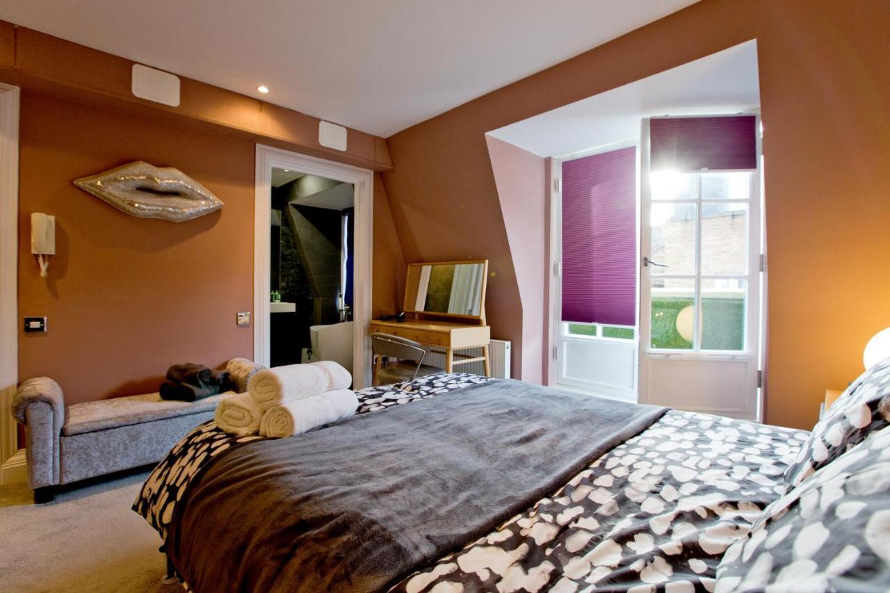 Apartment 3 Bedroom Modern Mews House London