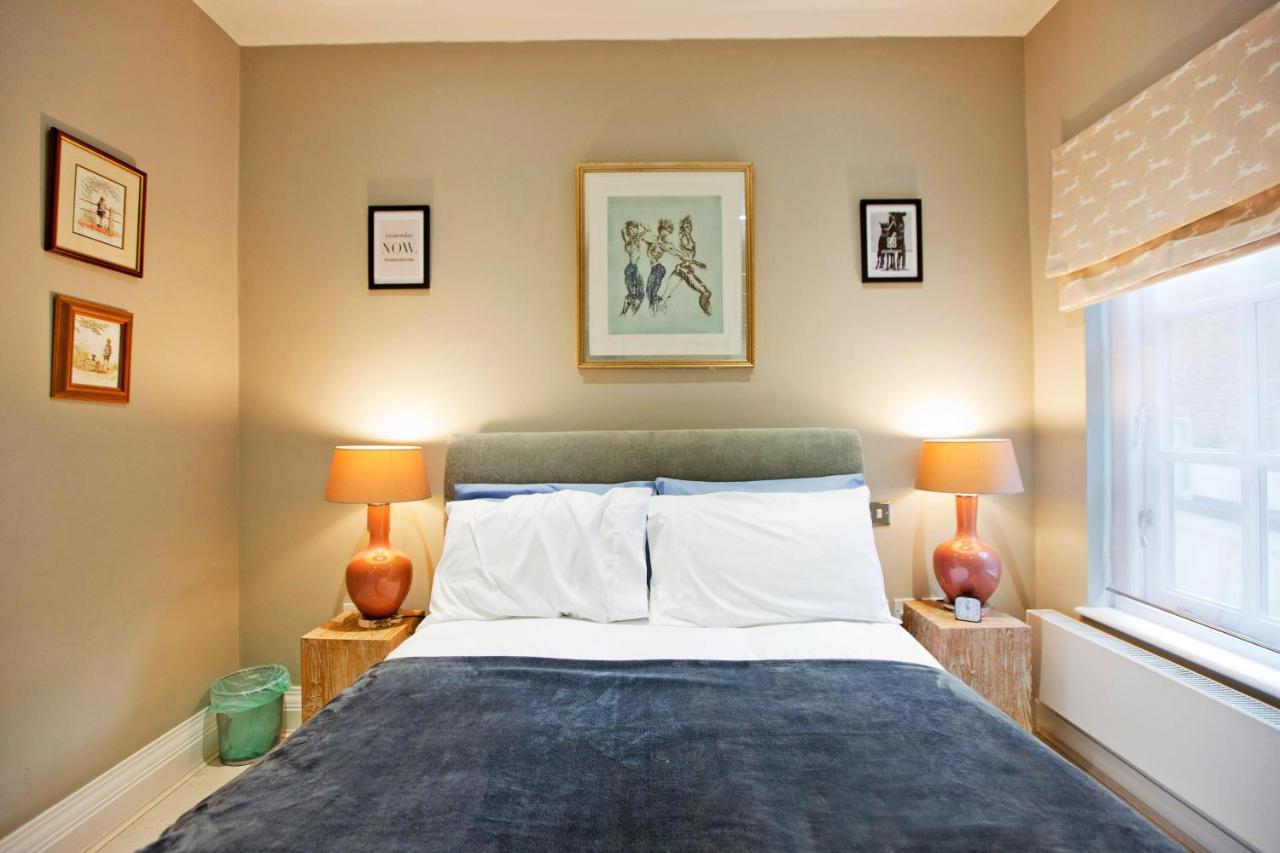 Apartment 3 Bedroom Modern Mews House *