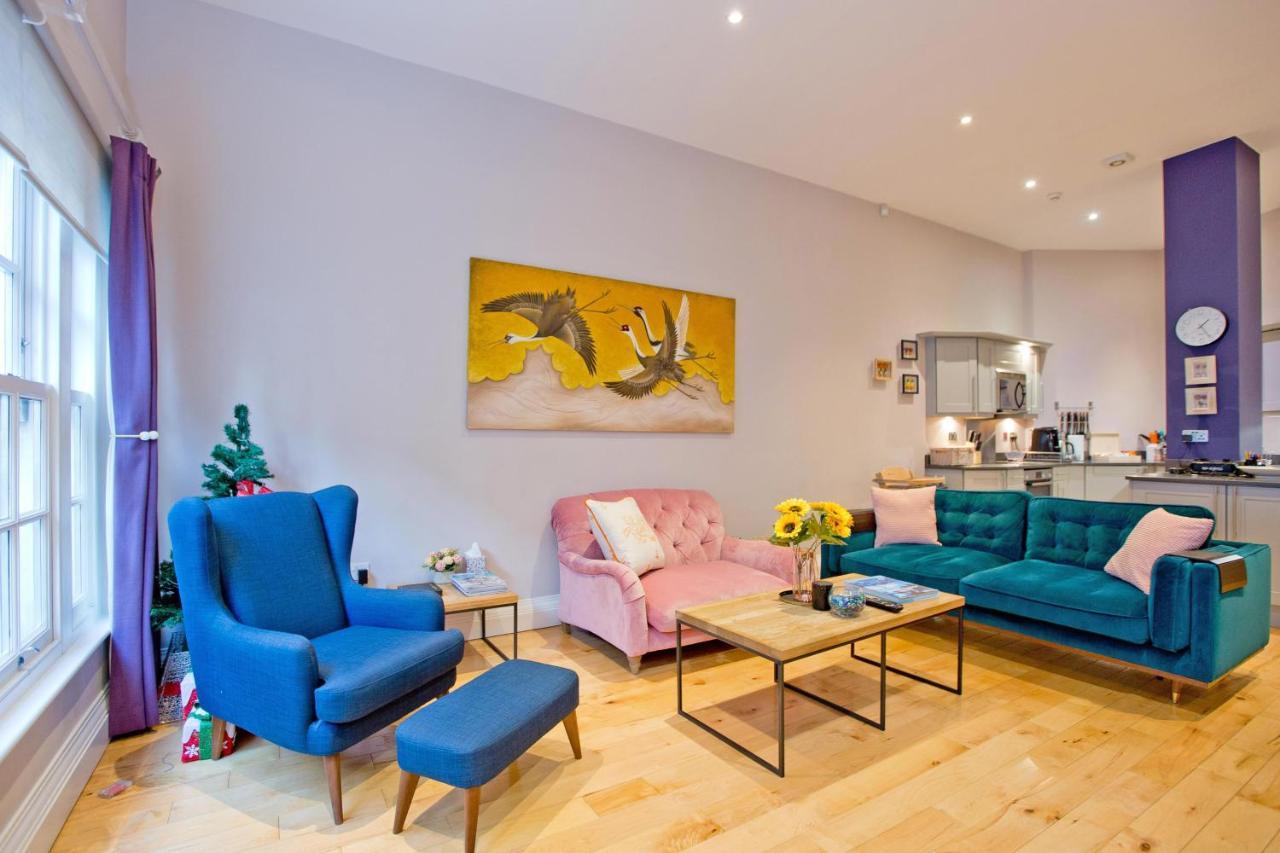 3 Bedroom Modern Mews House Apartment