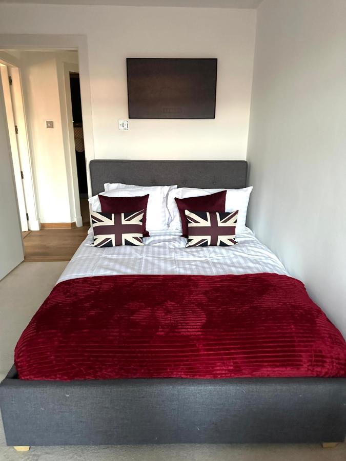 Deluxe Penthouse Riverside View 2 Bedroom Flat With Lift - Old Industrial Factory Warehouse * London