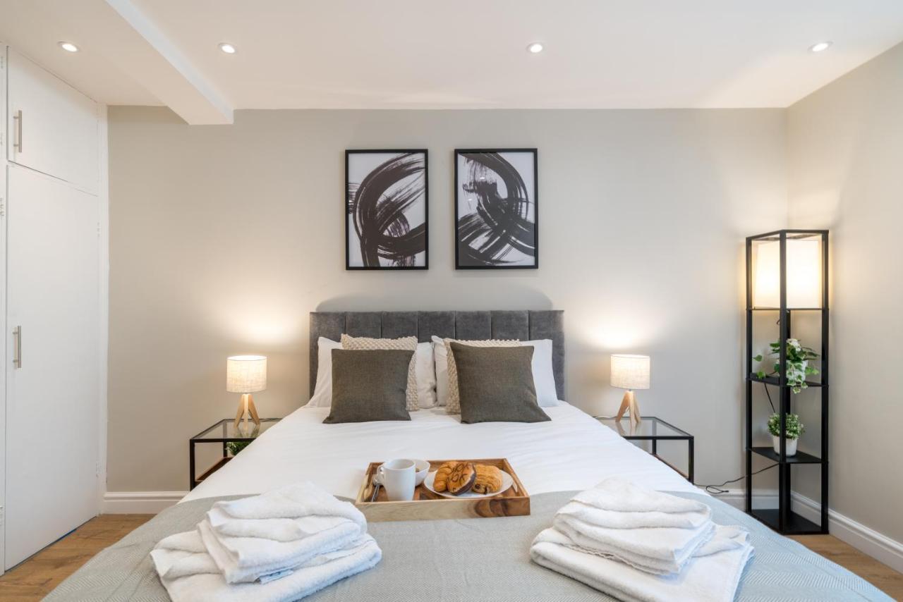 Westfield 2 Bedroom Near Notting Hill Londen