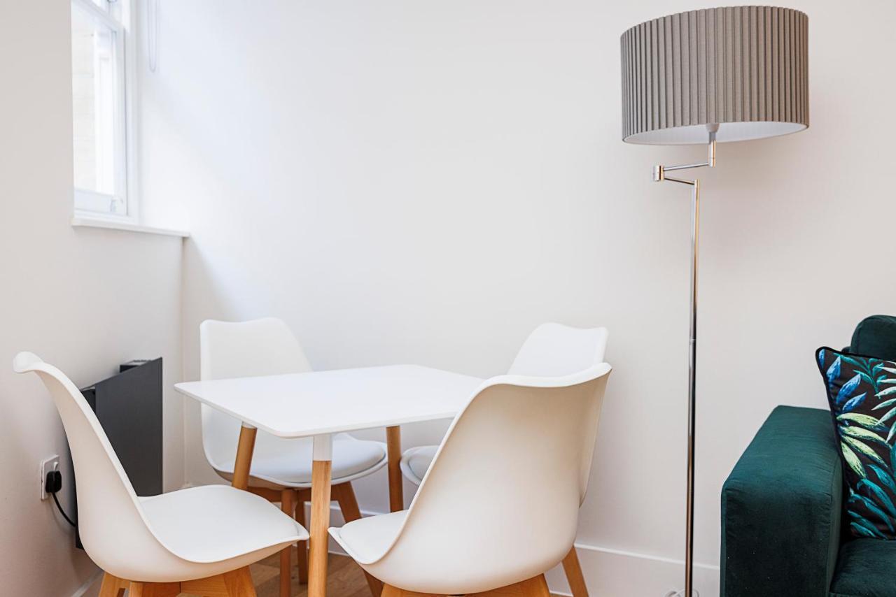 Leilighet Luxury Spacious 2 Bed Apartment, - Sk London