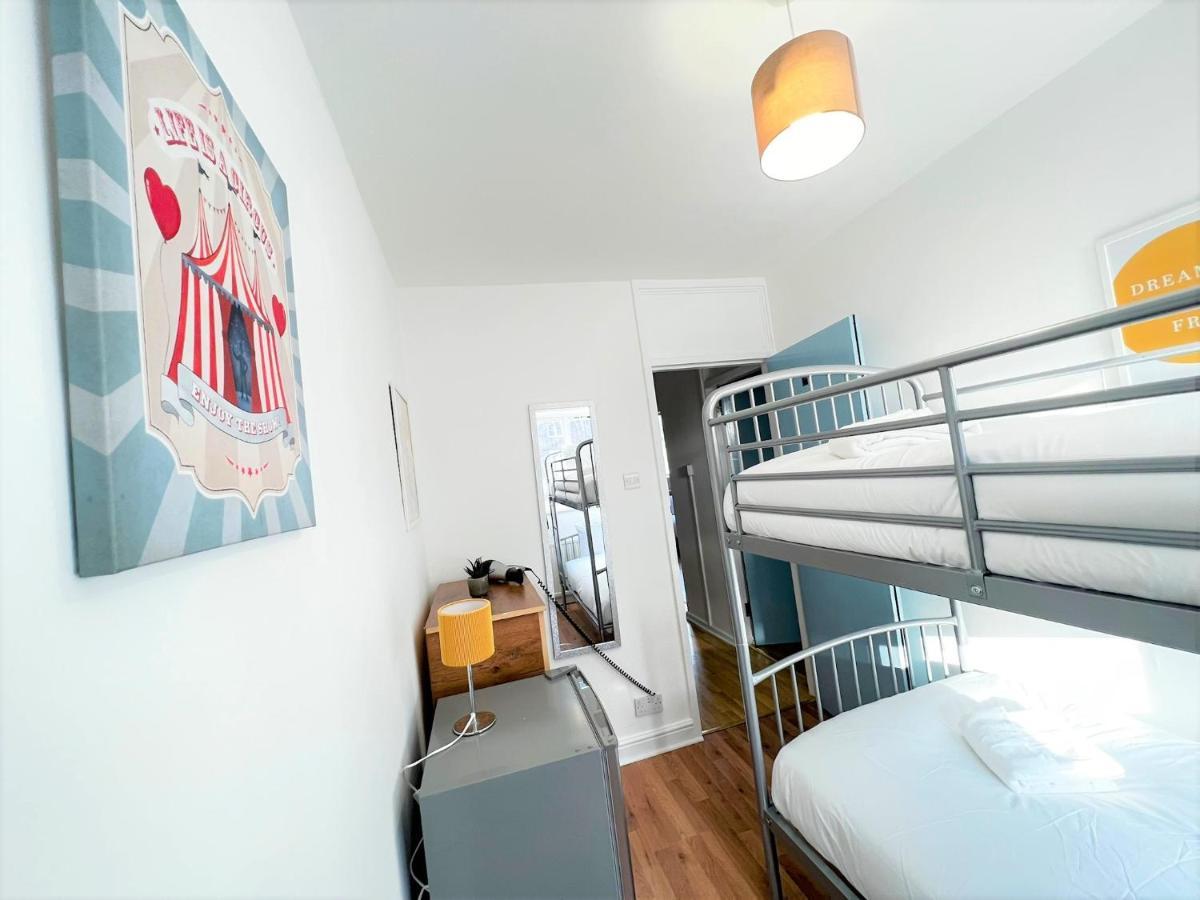 Stepney 17 Double Bedrooms Guest house *