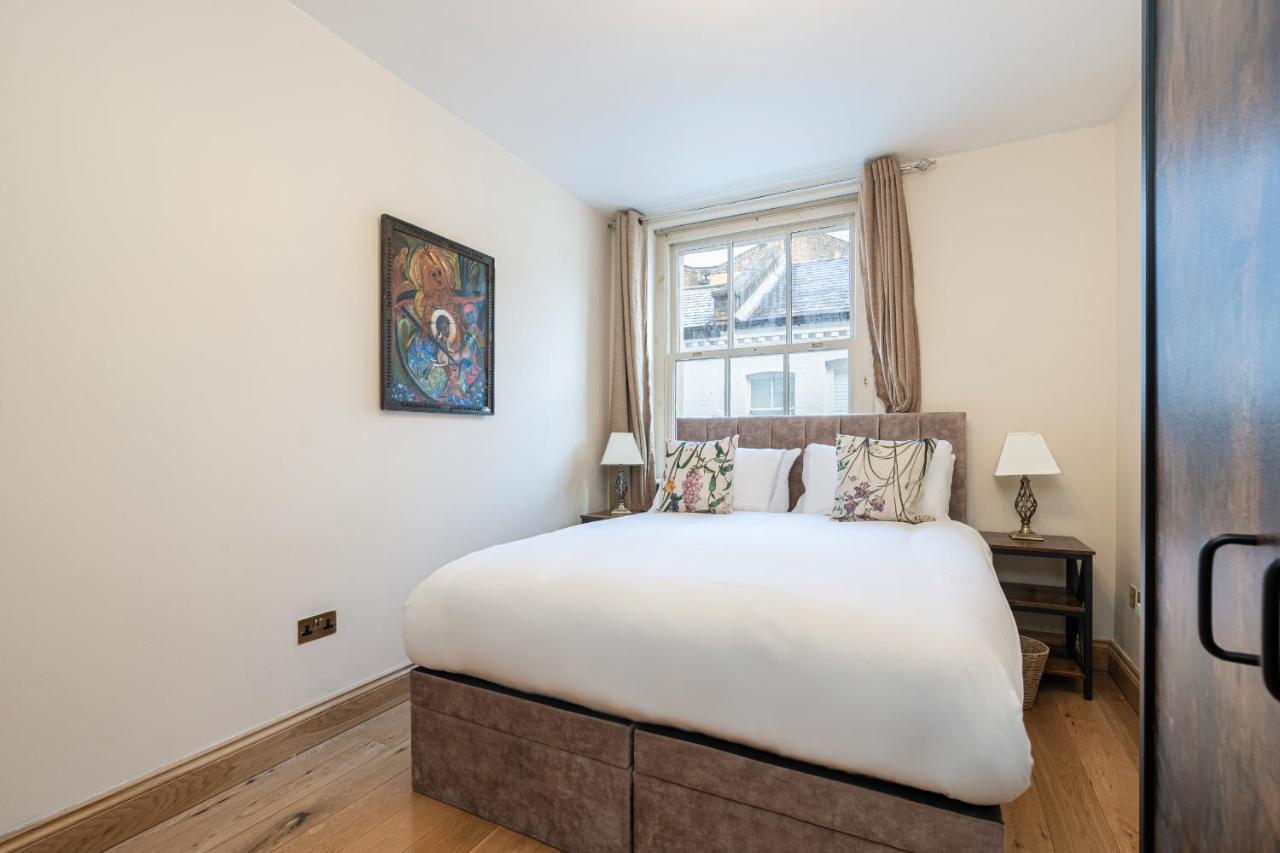 Stone Built Vintage Chic House In The Heart Of Knightsbridge Londen