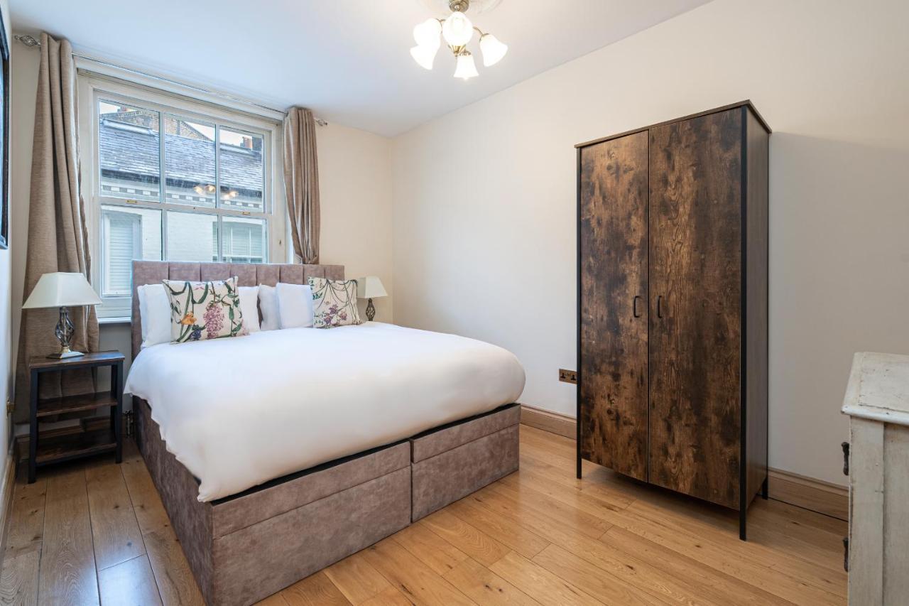 Stone Built Vintage Chic House In The Heart Of Knightsbridge Vakantiehuis Londen