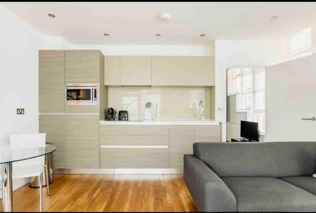 Canary Wharf Luxury Apartment