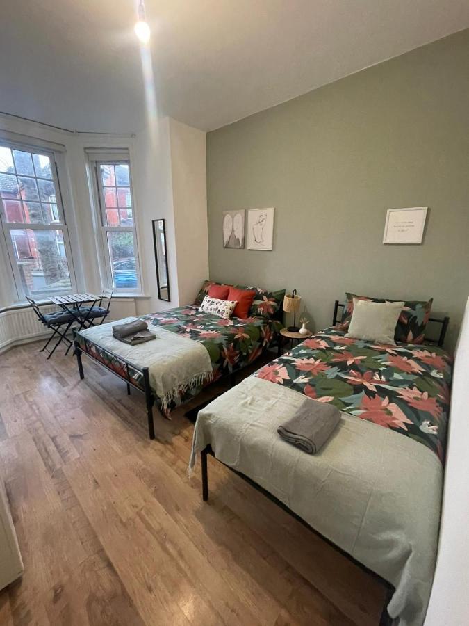 Contemporary Private Near Central * London