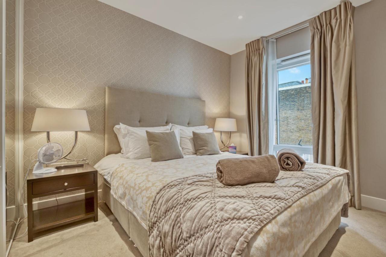 Modern 2 Bedroom & 2 Bathroom In Fulham Leilighet London