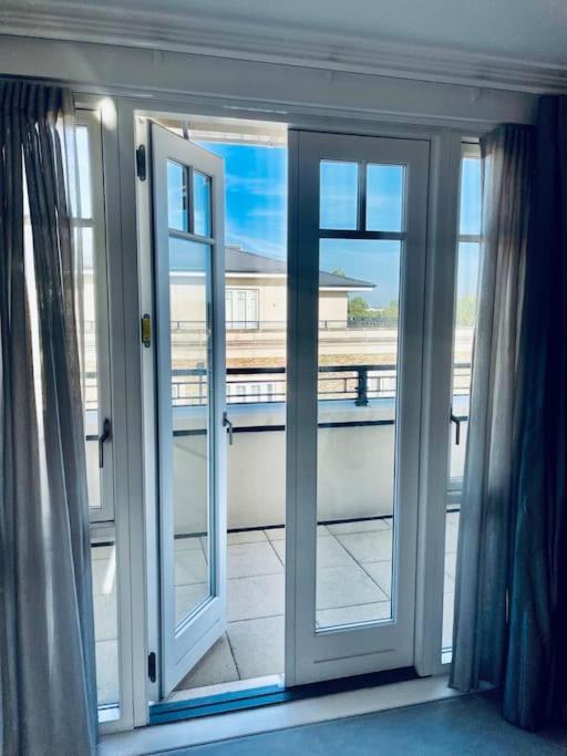 Apartment Large Luxury Penthouse With Free Parking Garage London