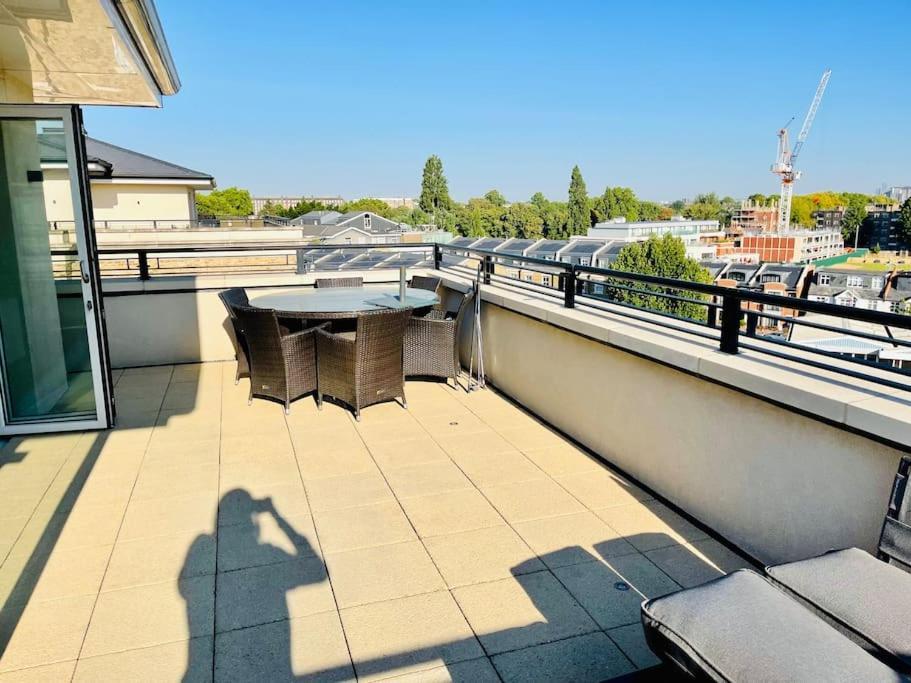 Apartment Large Luxury Penthouse With Free Parking Garage *