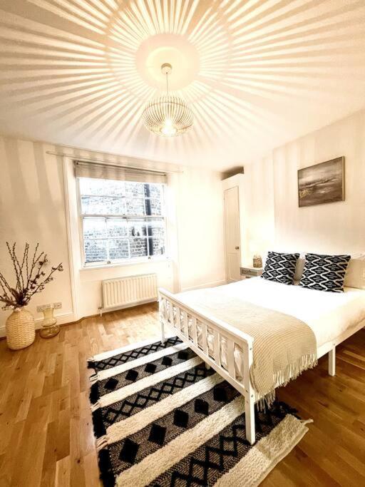 Central Soho Flat * London