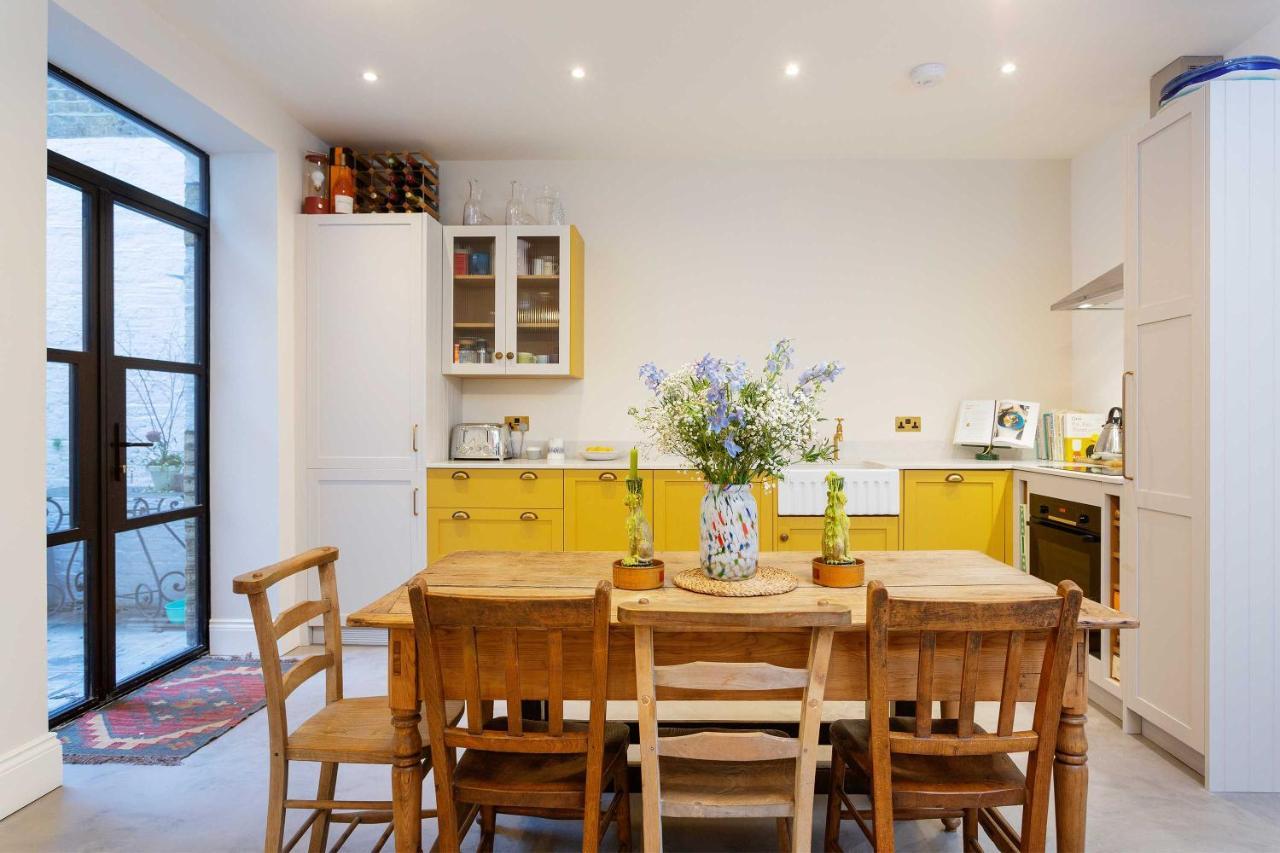 Veeve - Mellow Yellow By Holland Park * London