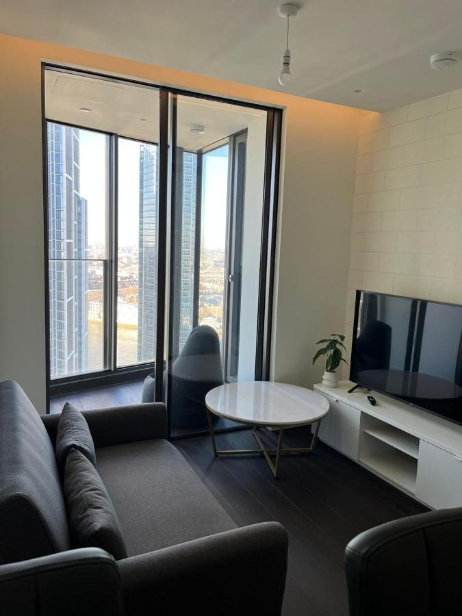 Apartment 71 Bondway, Parry St, Sw81sf *