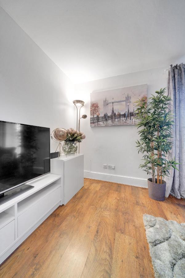 Modern Deluxe 2 Bedroom In Canning Town Excel Centre Apartment *