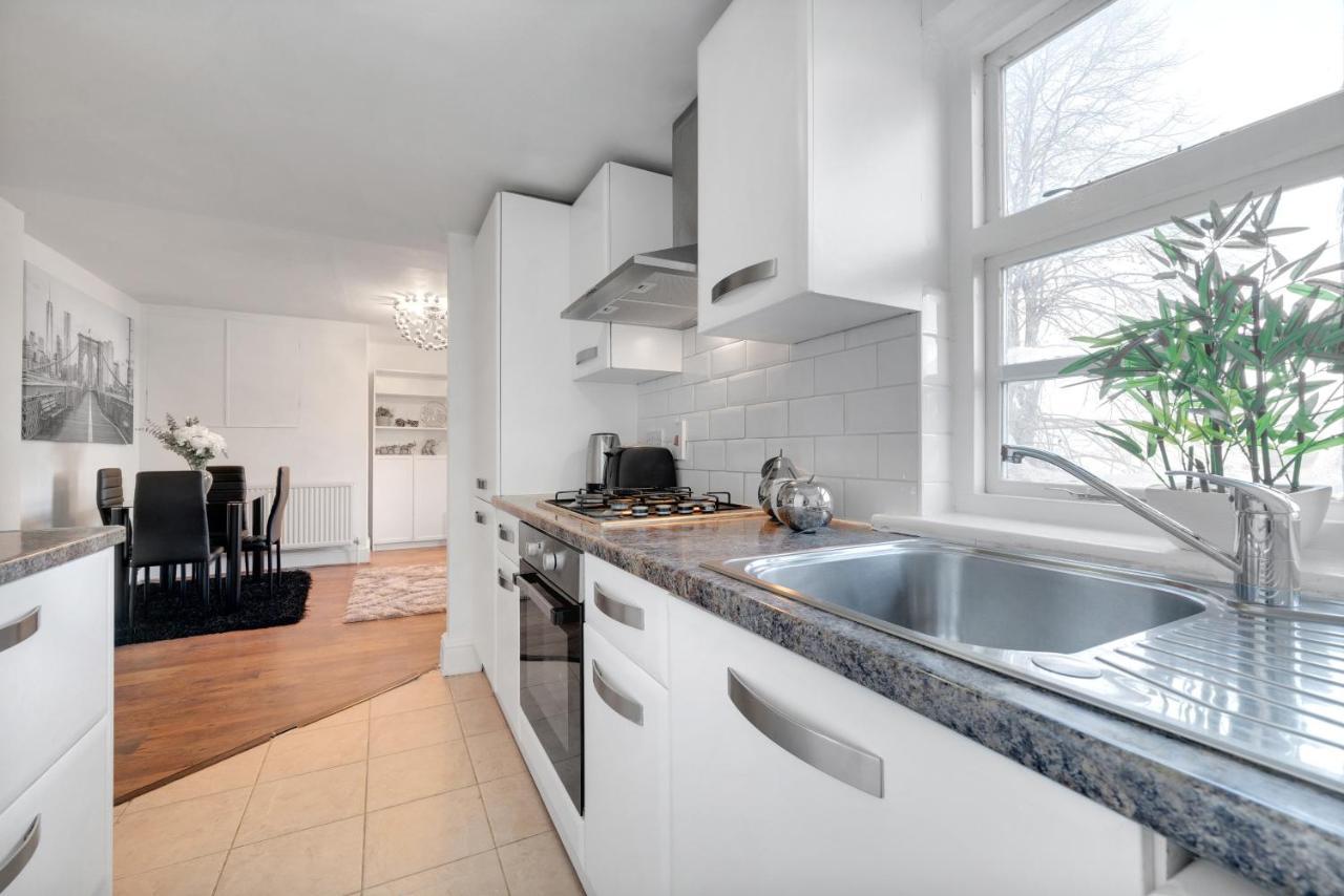 Modern Deluxe 2 Bedroom In Canning Town Excel Centre Apartment *