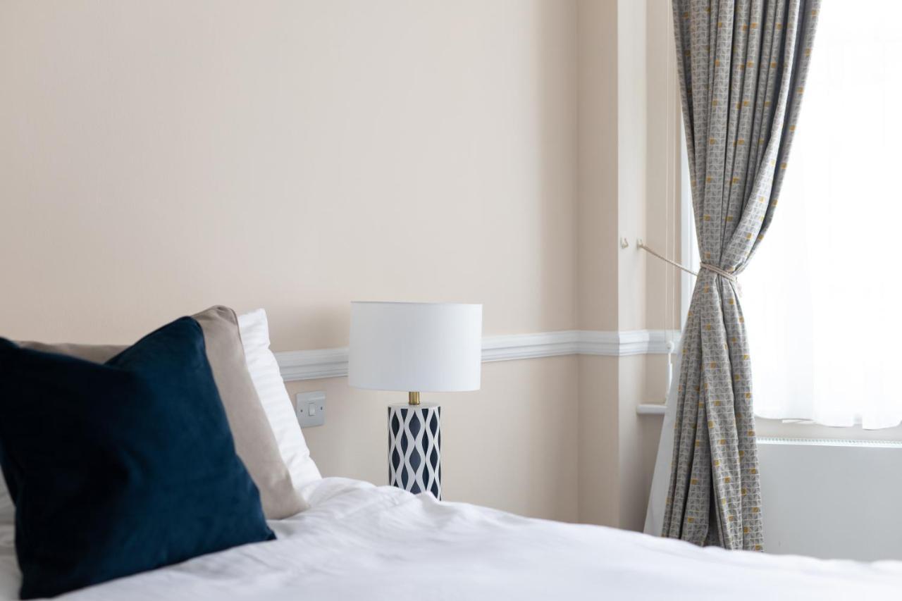 Super Central! Mayfair Family Flat Sleeps 6 *