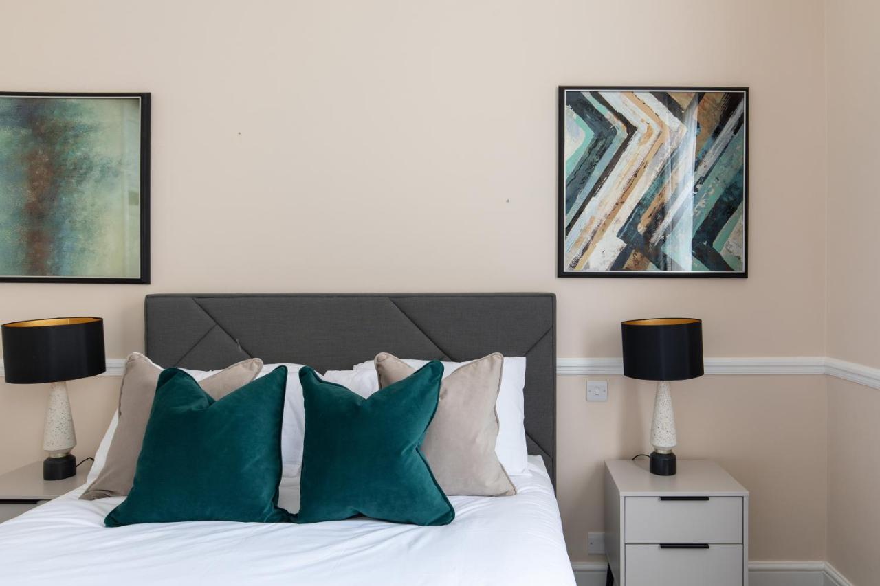 Super Central! Mayfair Family Flat Sleeps 6 *