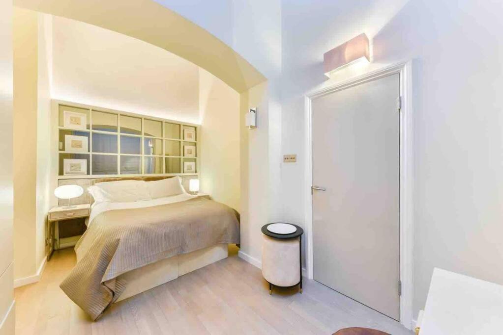 Luxury Modern * London