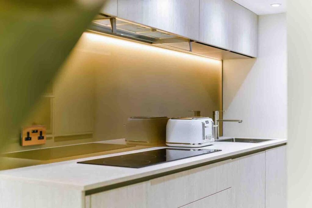 Luxury Modern * London