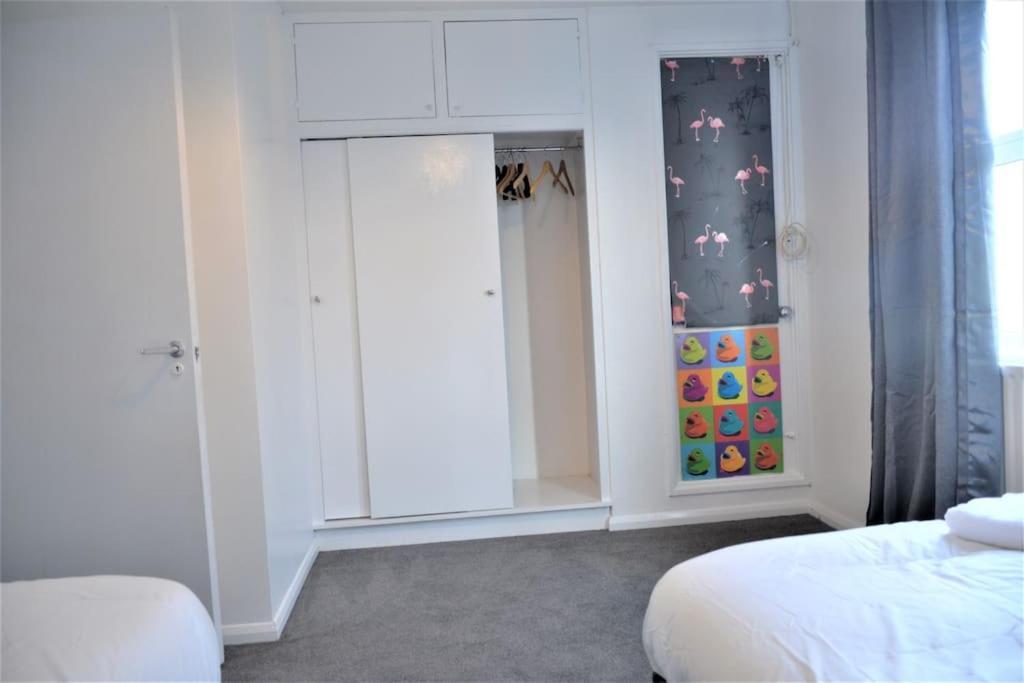 Zone 2, 2 Bedroom House London