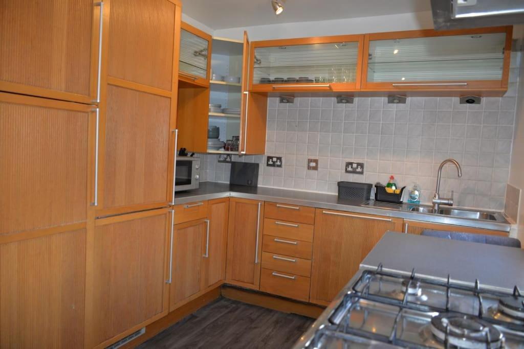 Zone 2, 2 Bedroom House Holiday home London