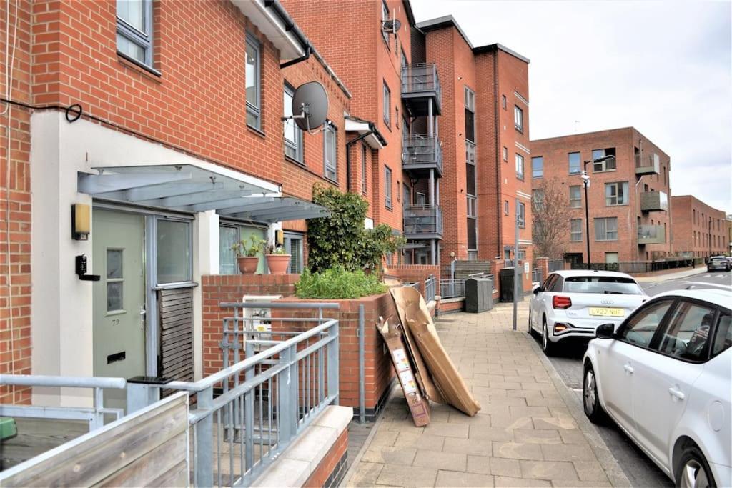 4 Bedroom House * Londres