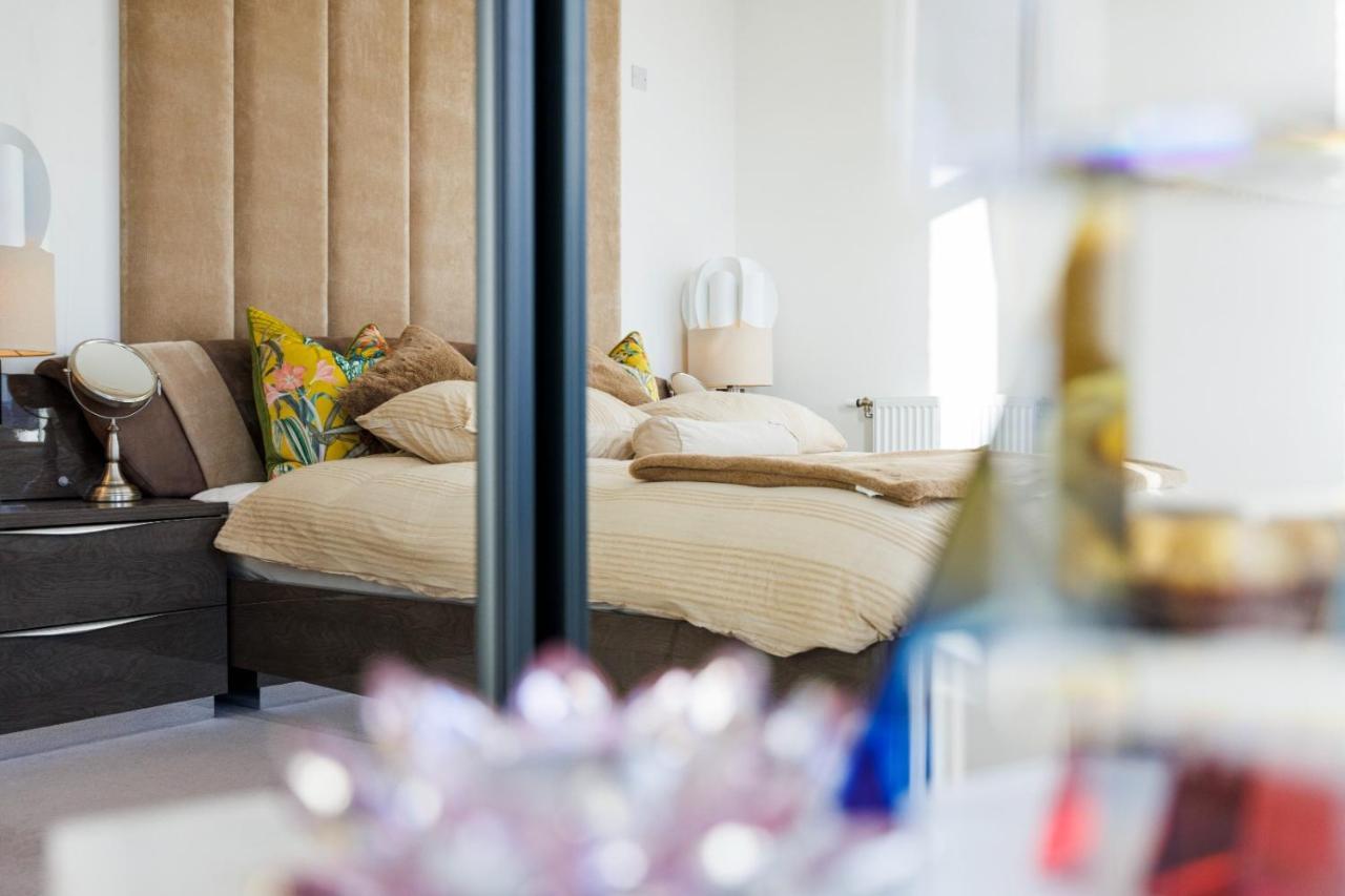 Apartment Luxury Modern Bedroom In Seven Star Ultra Super High Quality