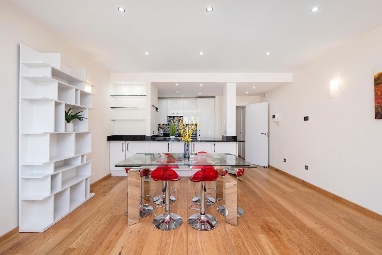 Leilighet And Spacious 2 Bed
