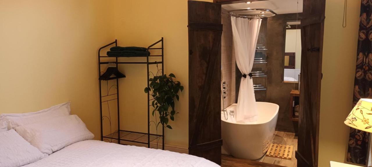 Gasthuis With Luxury Private Bathroom & Independent Entrance Near Tube *
