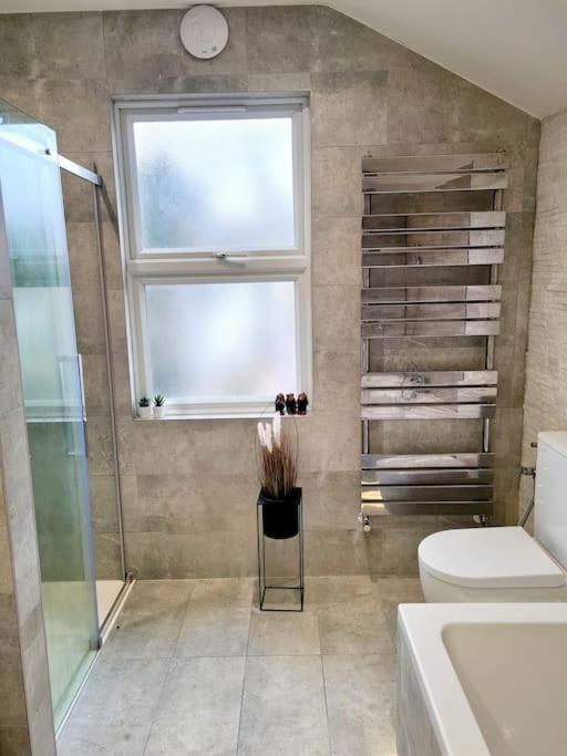 Private House With Free Parking London