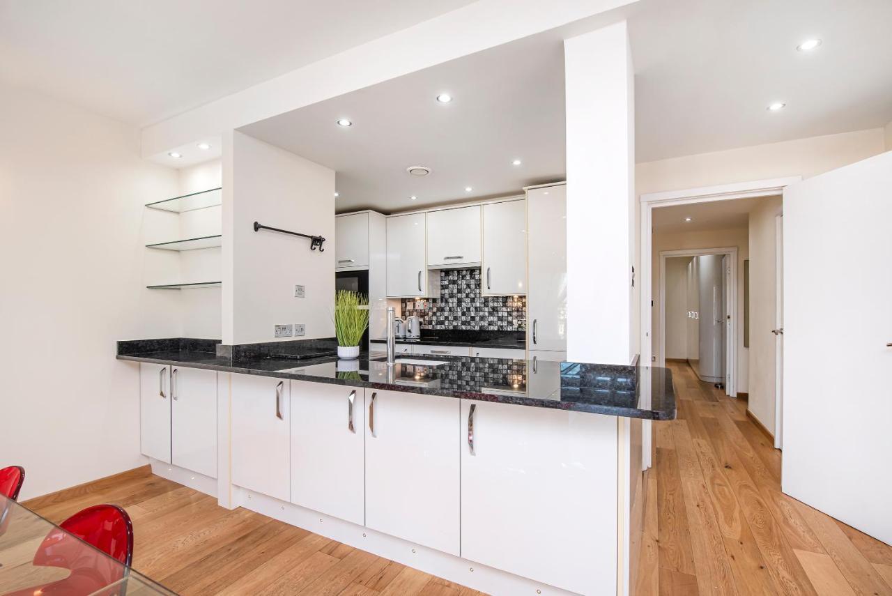 And Spacious 2 Bed Leilighet London