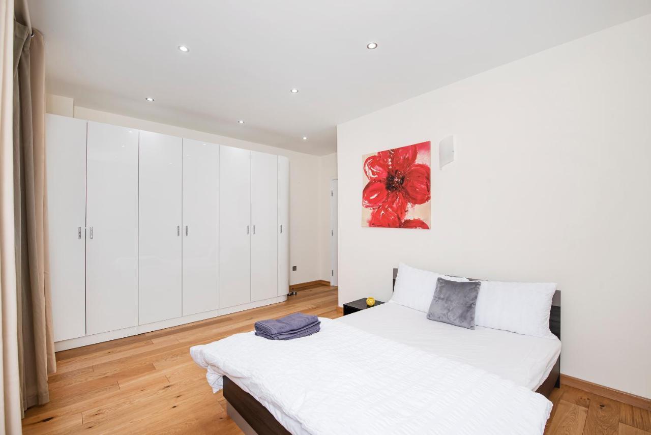 Leilighet And Spacious 2 Bed *