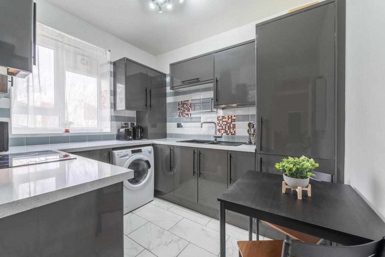 Apartment The Darlington - Stylish 1 Bedroom Apartment, 10 Minutes From The Eye