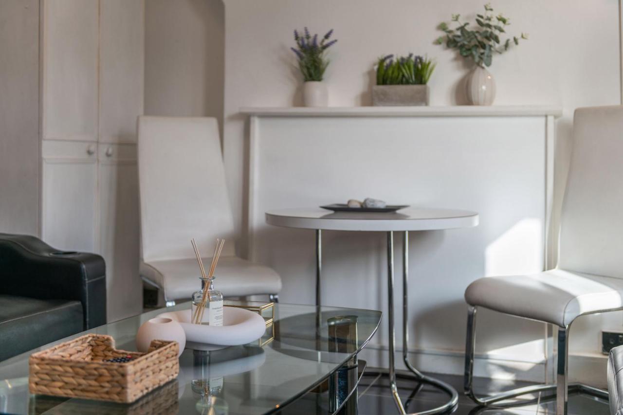 Apartment The Darlington - Stylish 1 Bedroom Apartment, 10 Minutes From The Eye London
