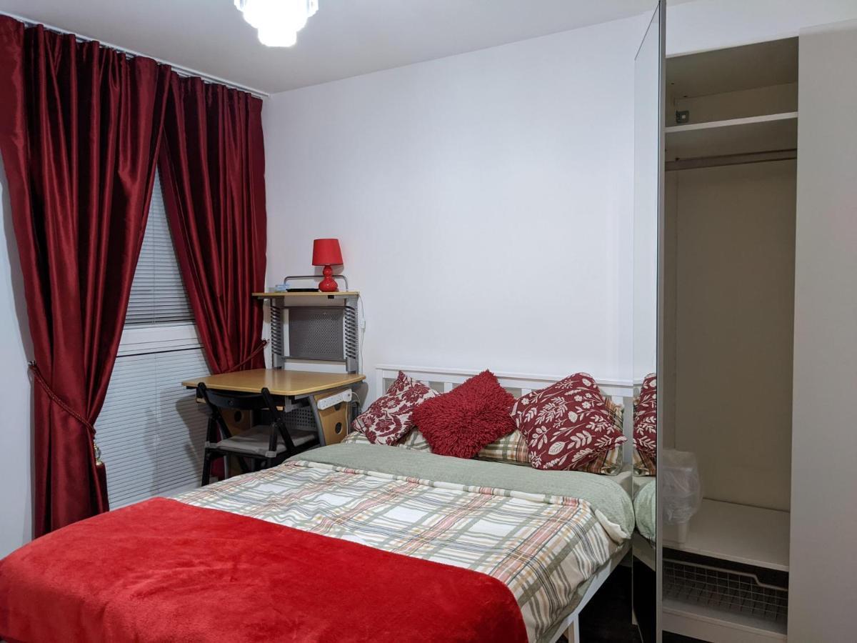 Travelstop #london-ealing London
