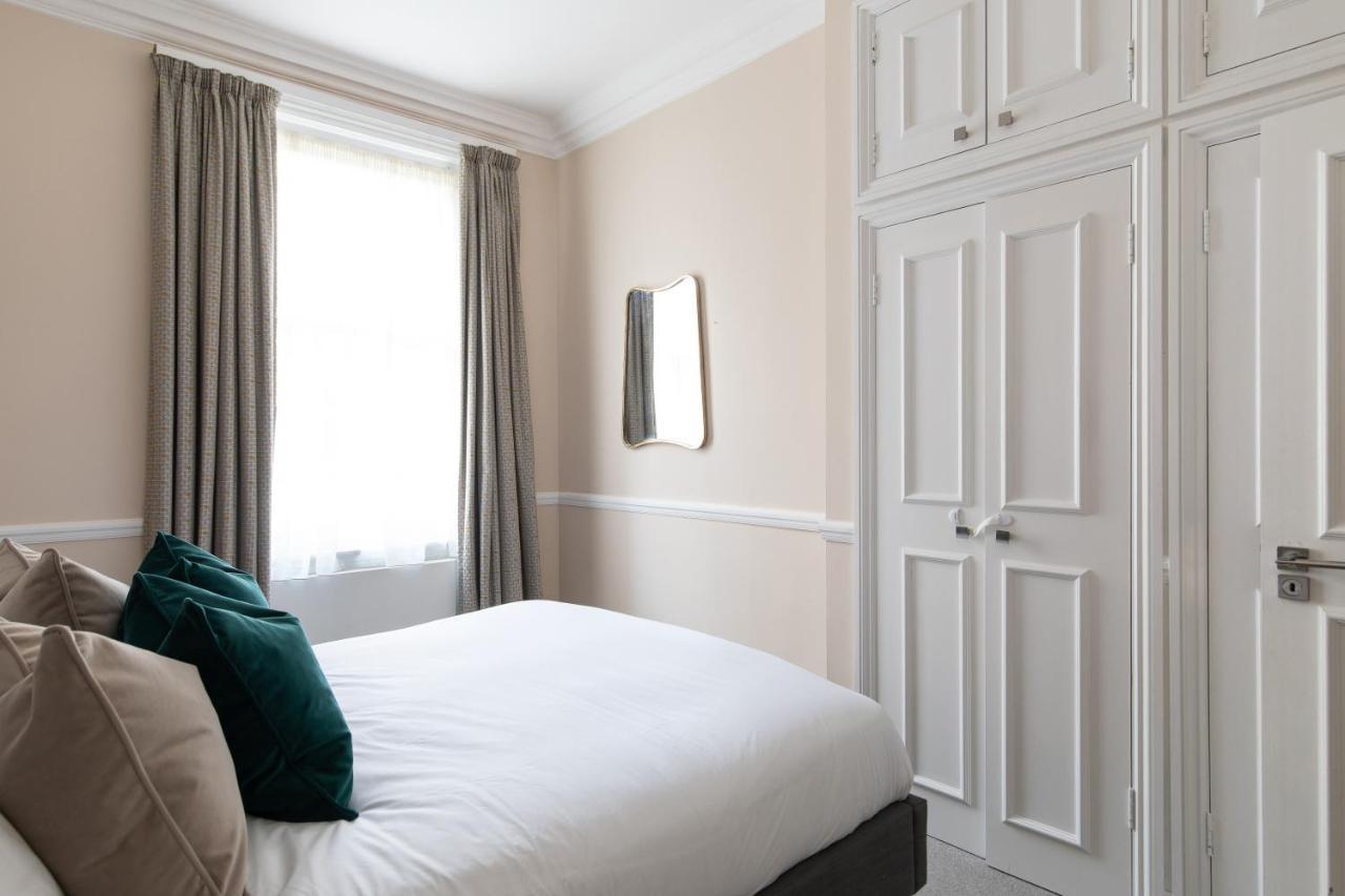 Apartment Super Central! Mayfair Family Flat Sleeps 6 London