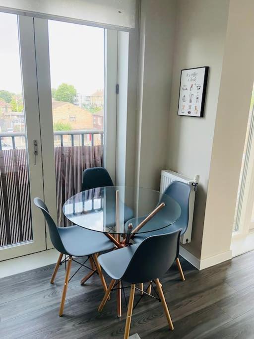 Leilighet Modern 1-bedroom Close To City Airport *
