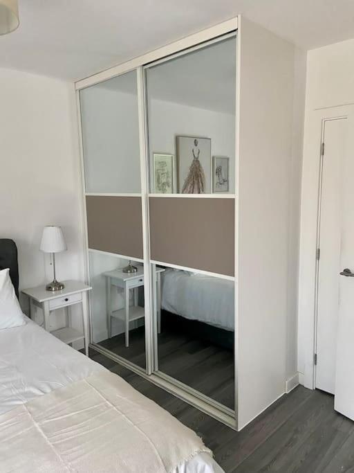 Modern 1-bedroom Close To City Airport Leilighet