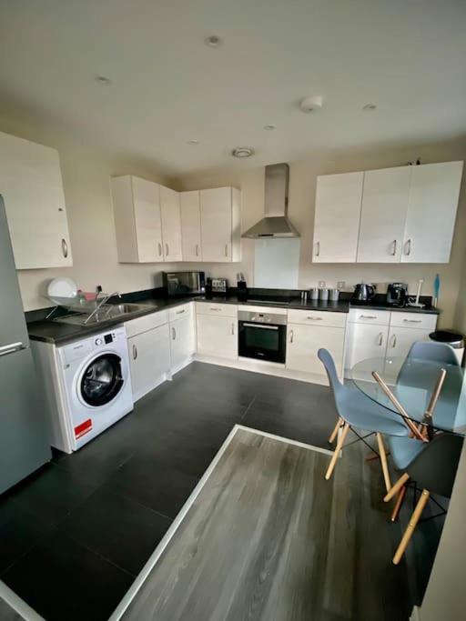 Modern 1-bedroom Close To City Airport Leilighet *