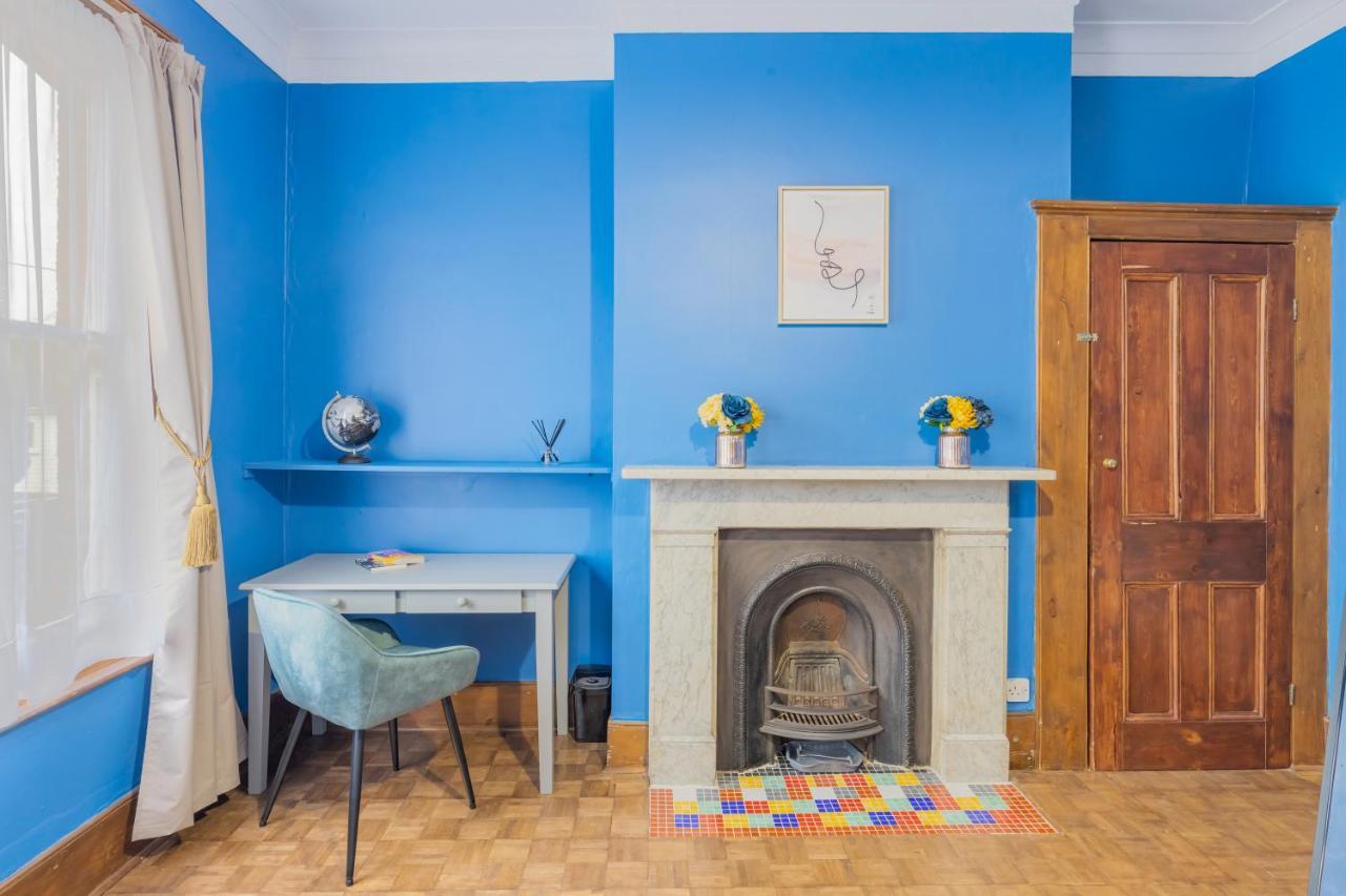 Feriehus Spacious 5 Bedroom House With Garden + Parking - Amazing Location London